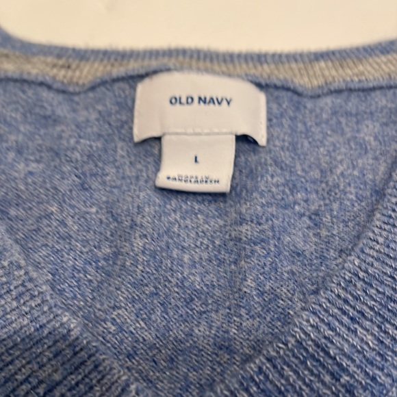 Old Navy Men's V-Neck Sweater Size Large - Picture 2 of 5